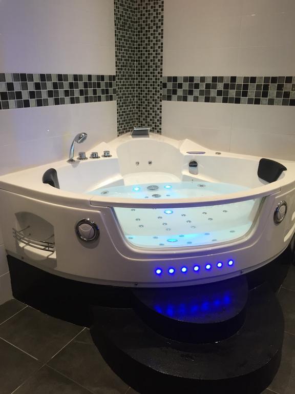 Le Love Spa Lyon Bagian luar foto