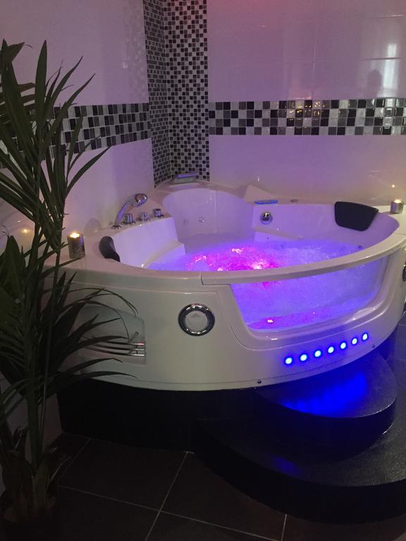 Le Love Spa Lyon Bagian luar foto